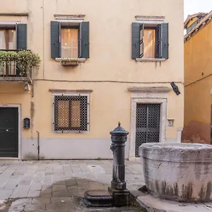Apartment Accademia R&r, Venice